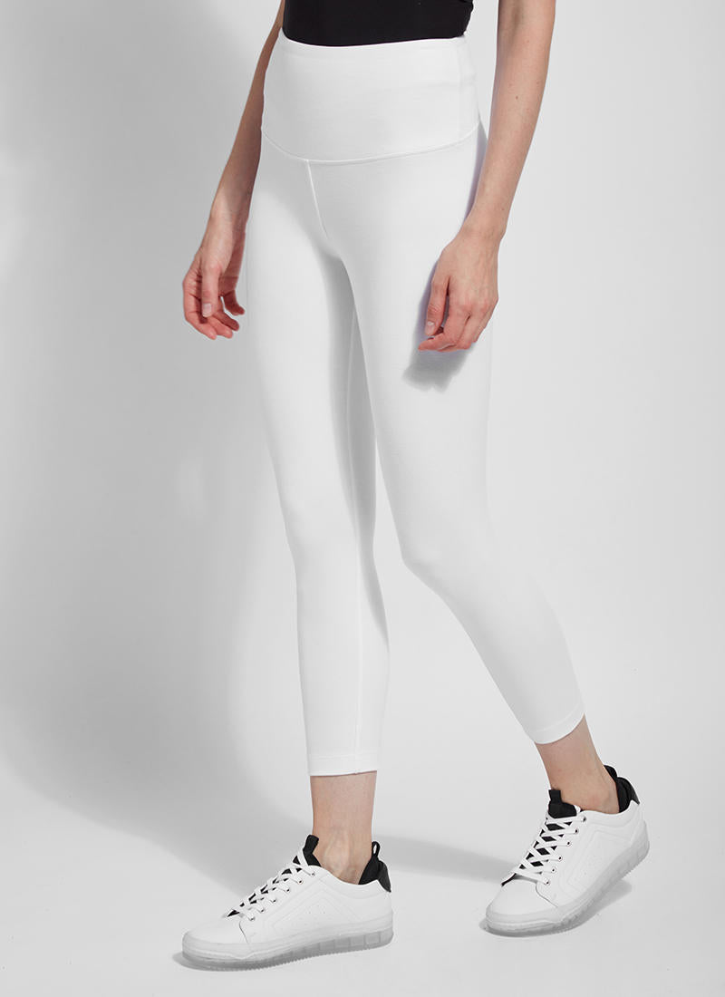 Back image of Lysse flattering crop leggings. Pull on white capri bottoms.