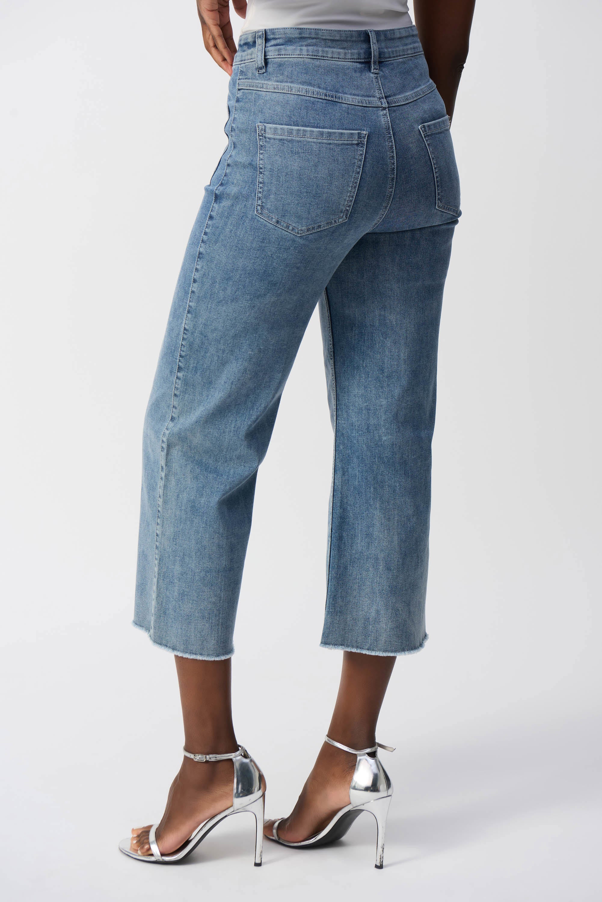 Back image of Joseph Ribkoff Claudia culotte jeans.