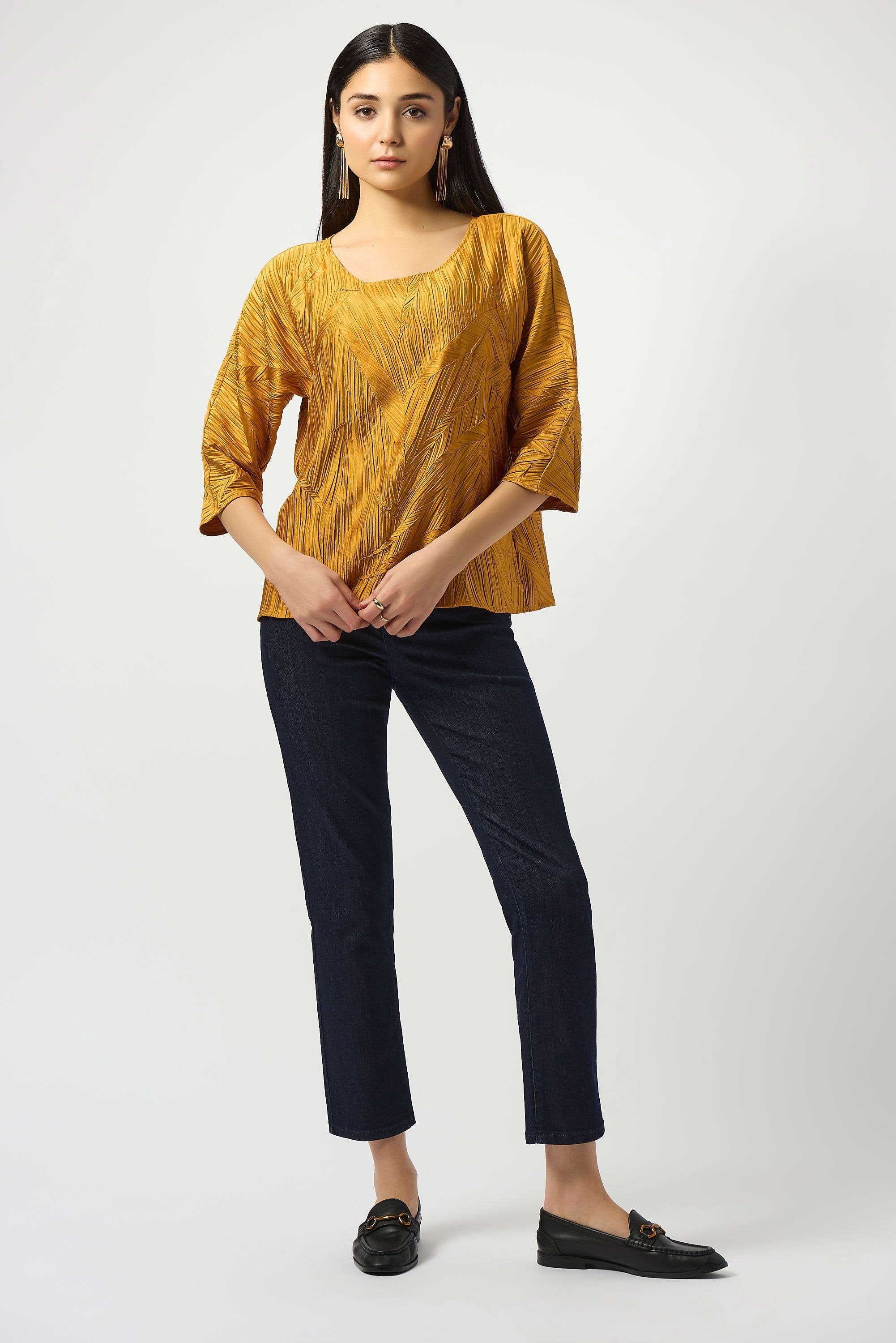 Front image of Joseph Ribkoff Gia classic slim fit stretch jeans.