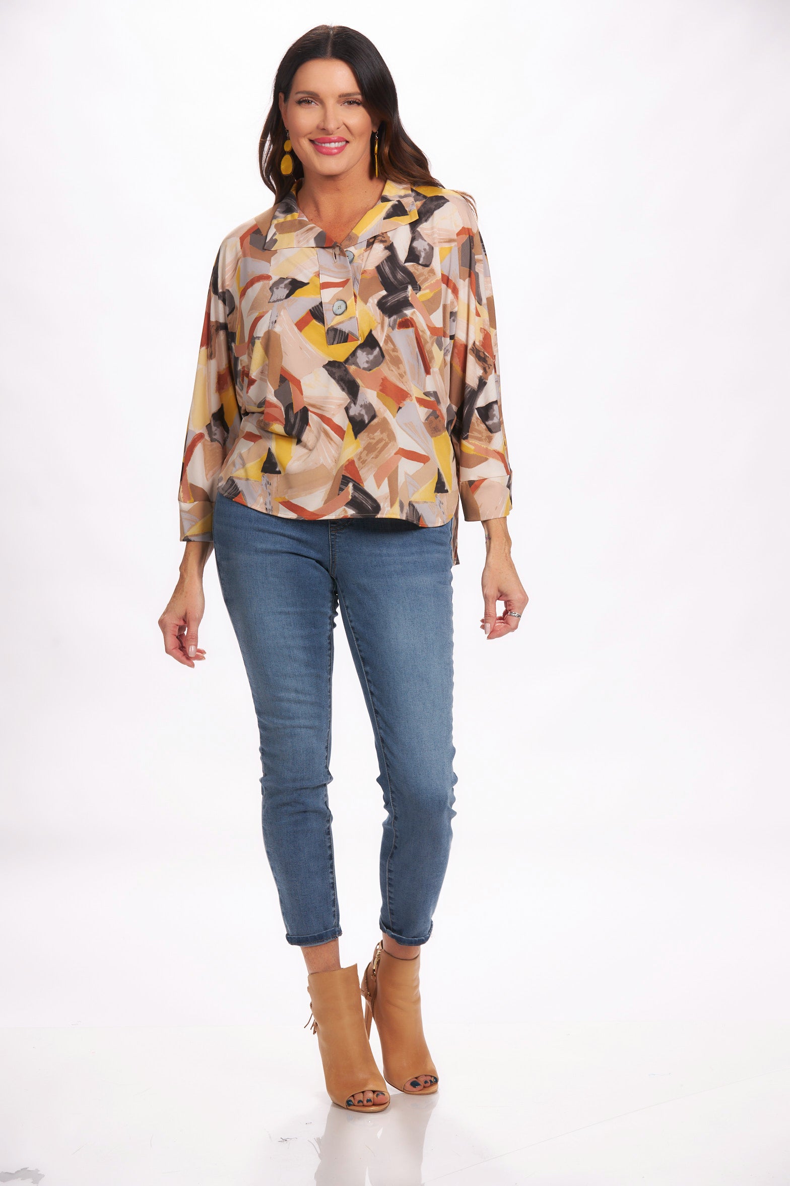 full front view 2 button 3/4 sleeve air flow top sand and wine color