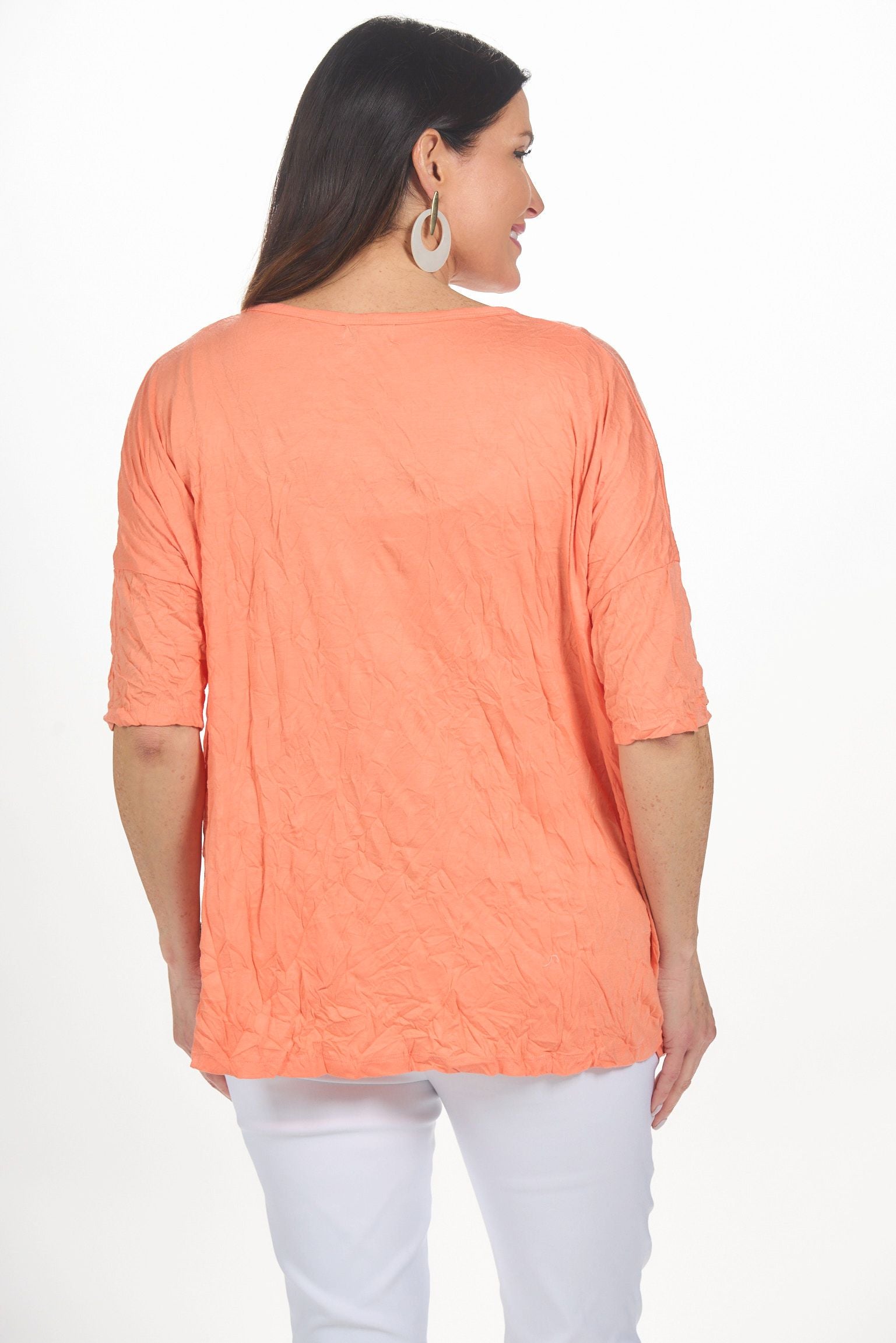 Back image of Shana 2 pocket crinkle top in coral.