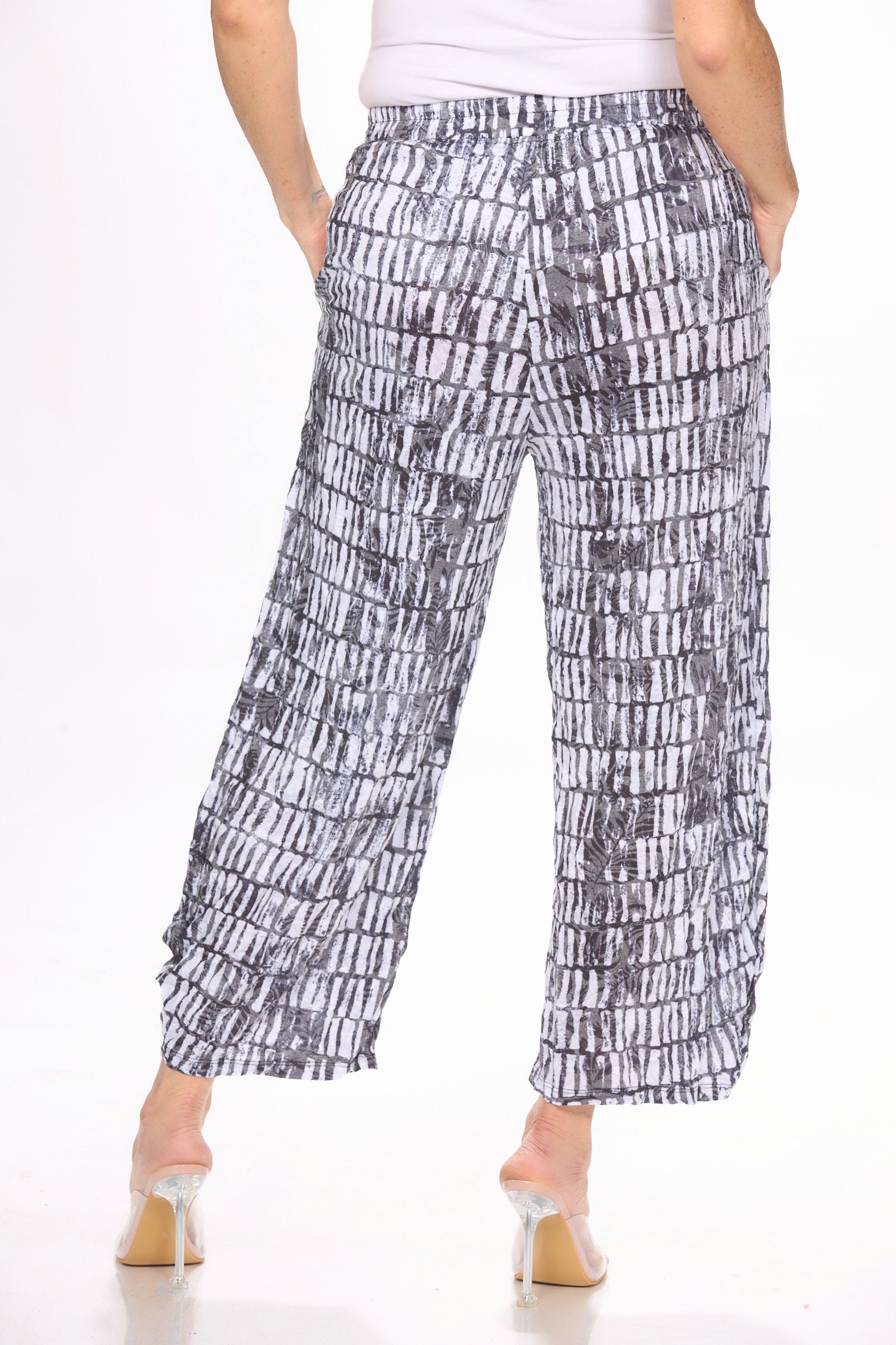 Back image of Shana black and white printed lantern pant.