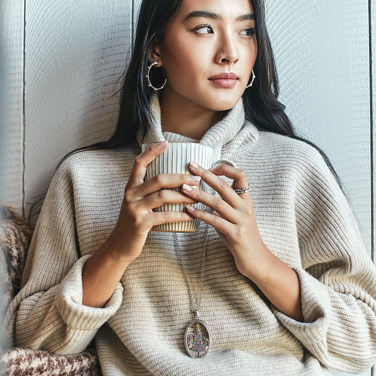 Wonderful Christmas Time Shaker Necklace