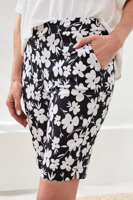 Front View image of Patchington Pull On Onyx Print 10" Short in Onyx Flower print