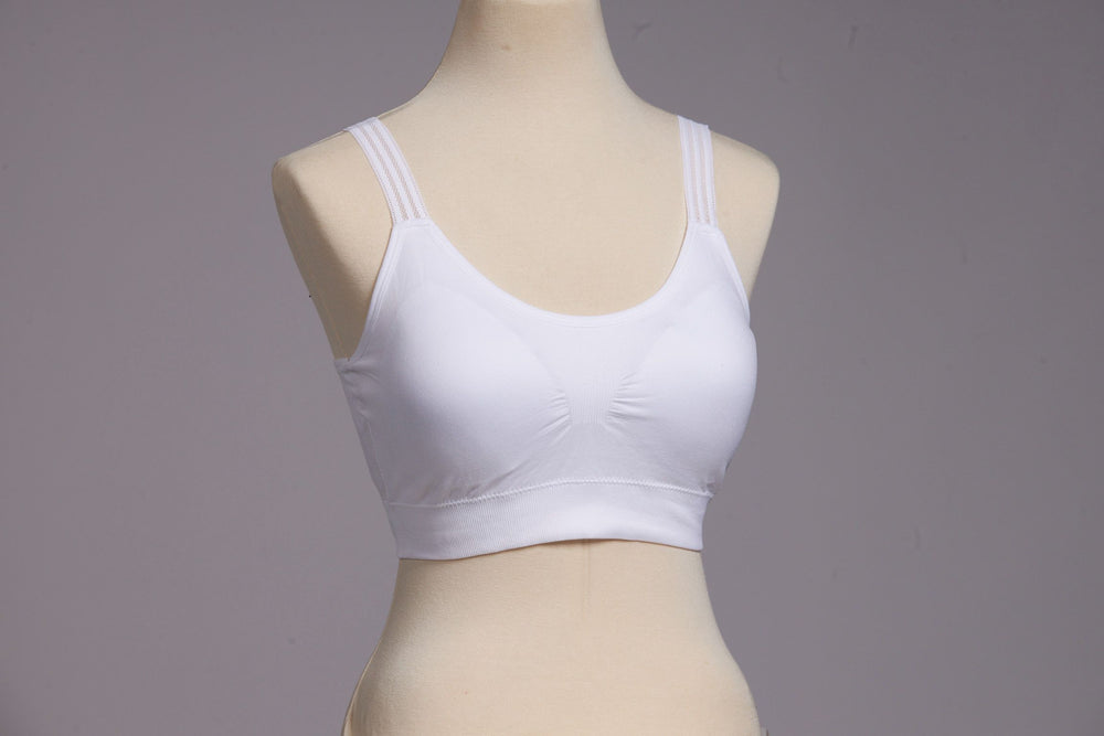 Front image of strap its bra in white lace. Plus size white strap its bra. 
