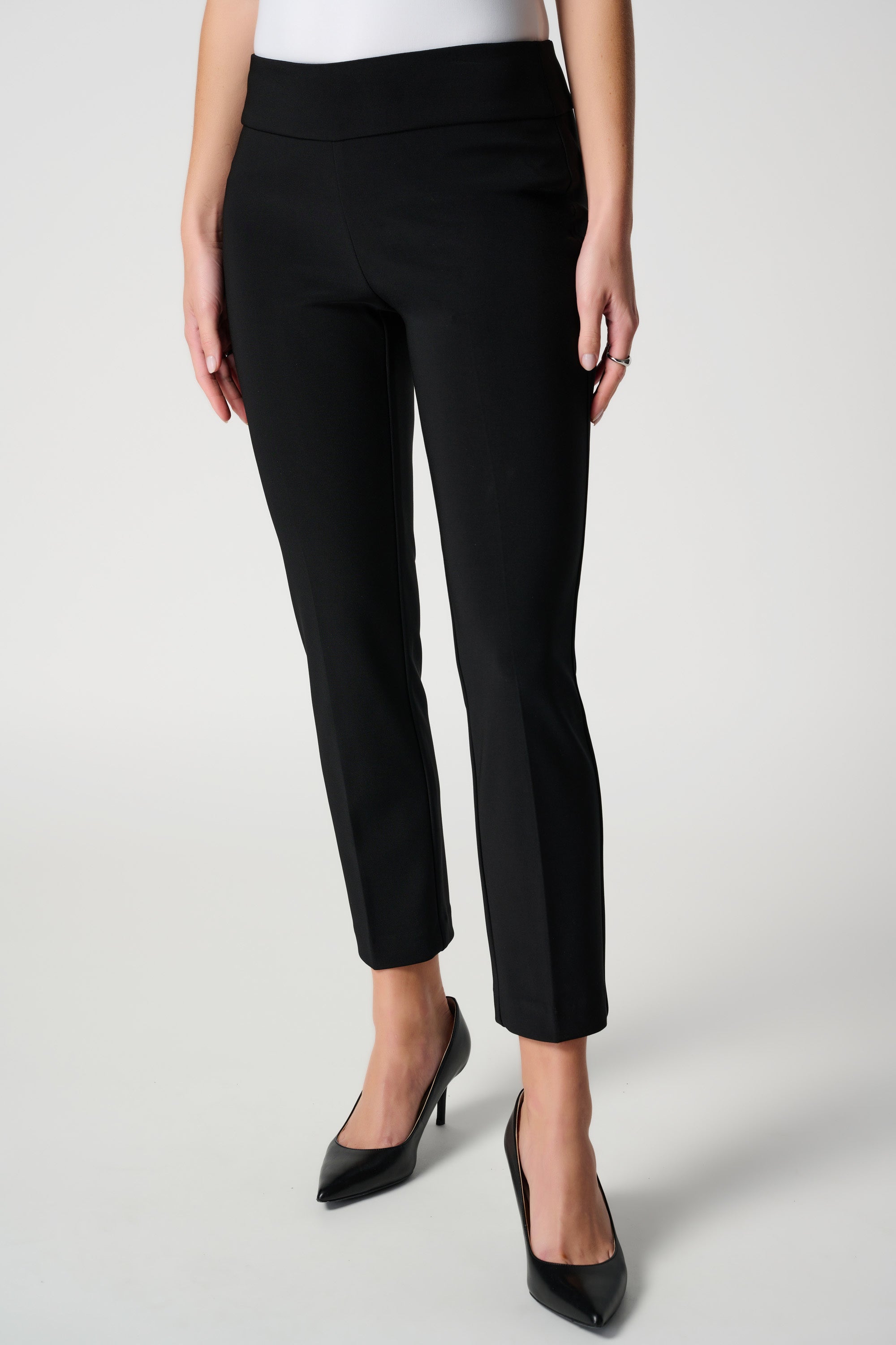 Front image of Joseph Rinkoff pull on classic cropped pant in black.