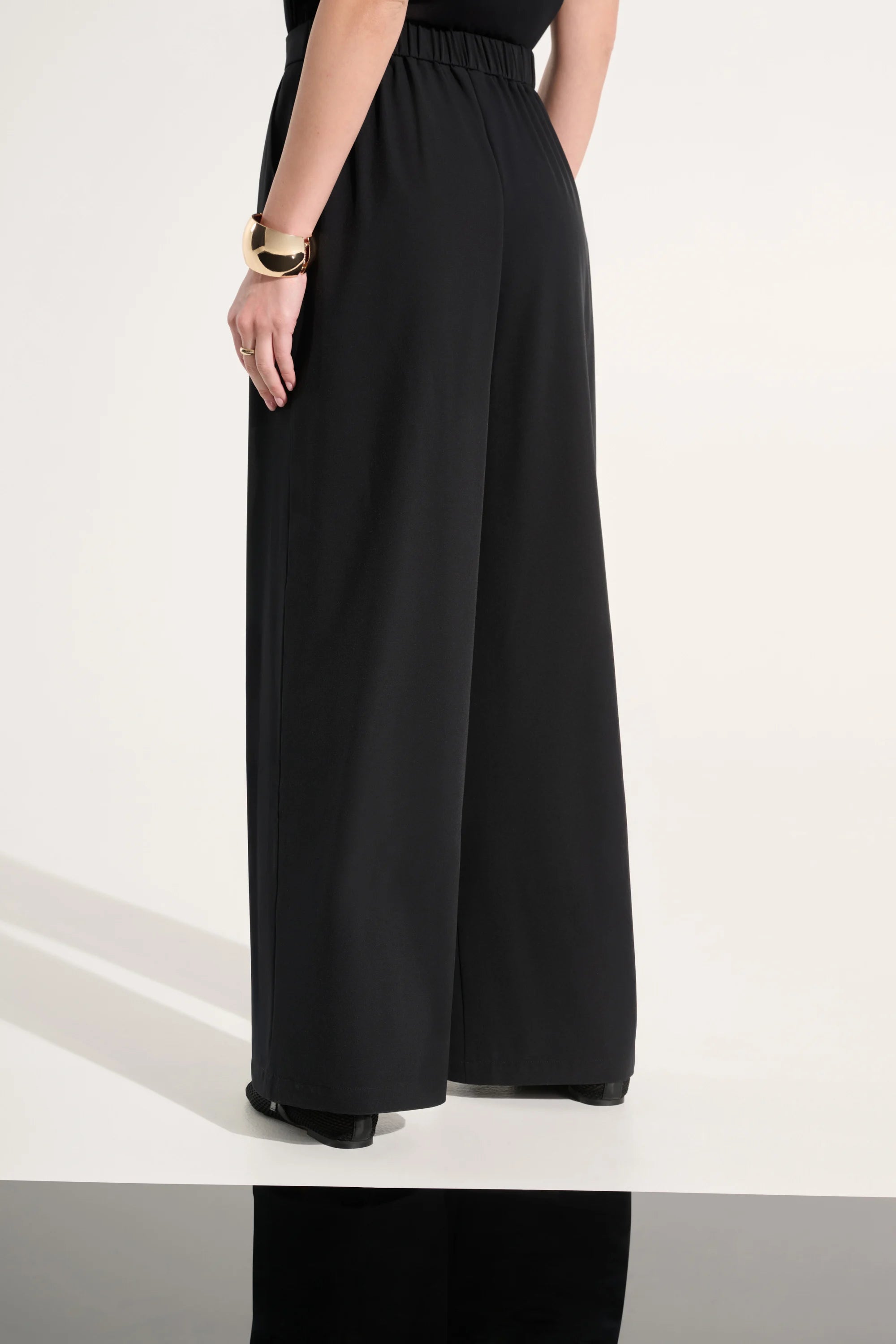 Stretch Woven Pull-On Wide Leg Pants
