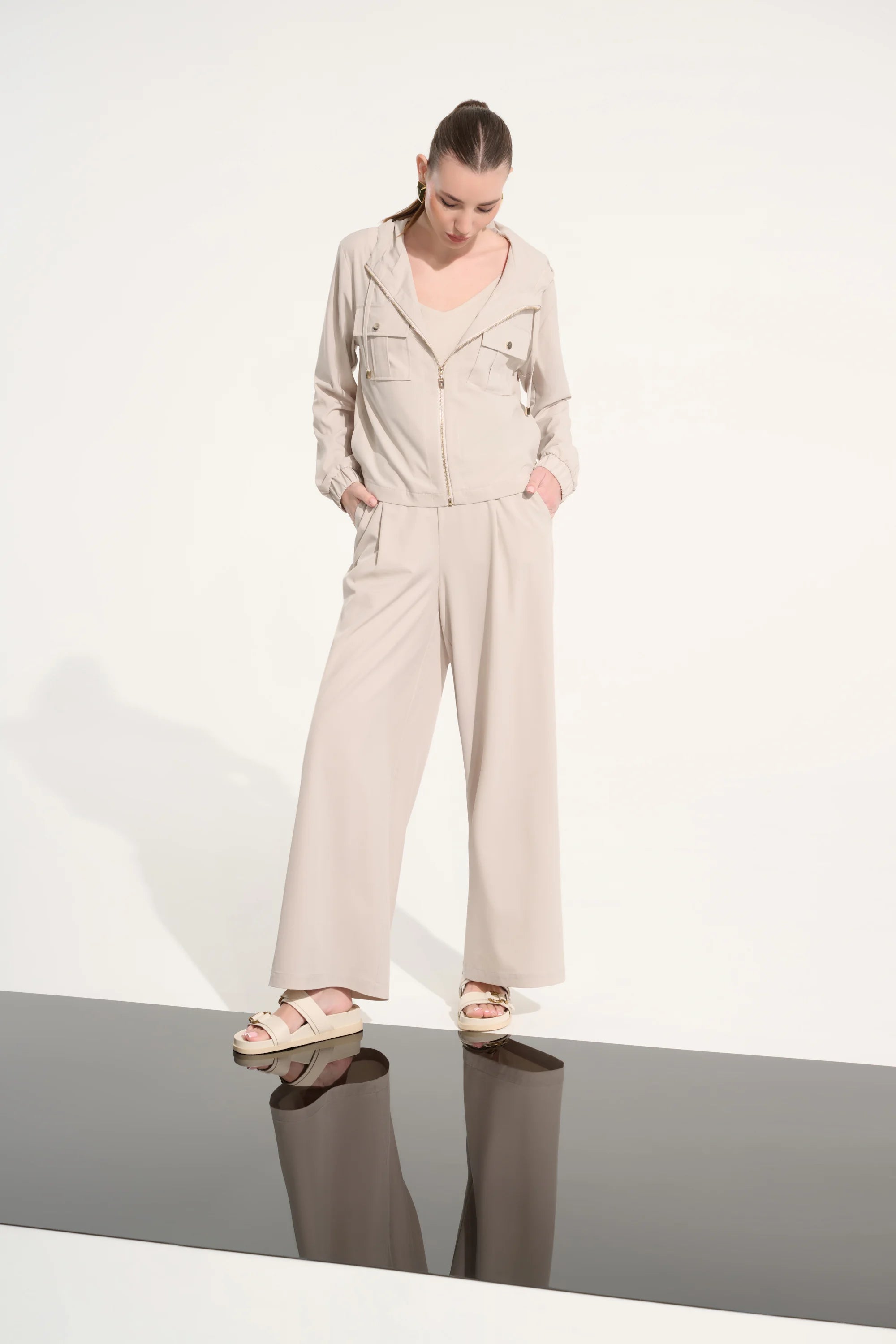 Stretch Woven Pull-On Wide Leg Pants