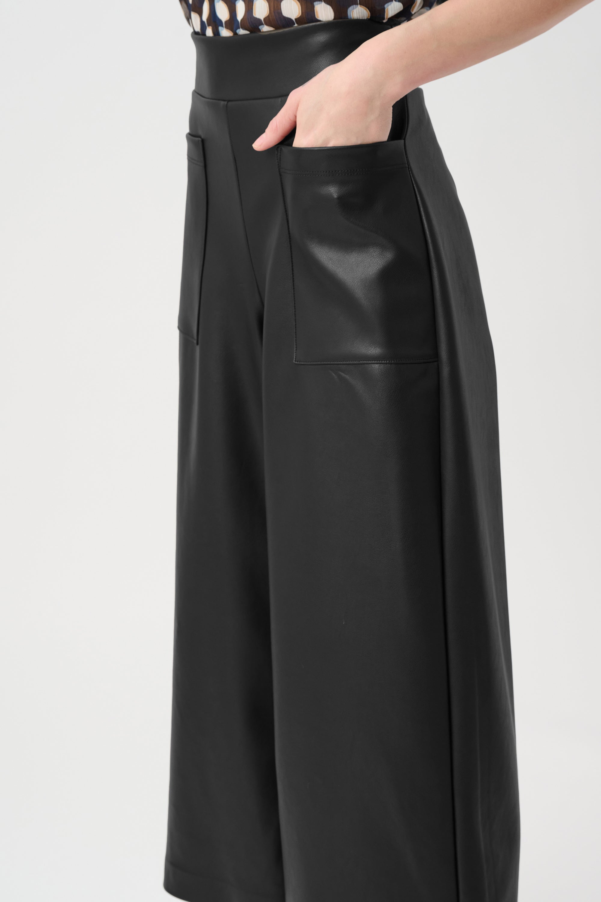 Side View Leatherette Pull-On Culotte Pants