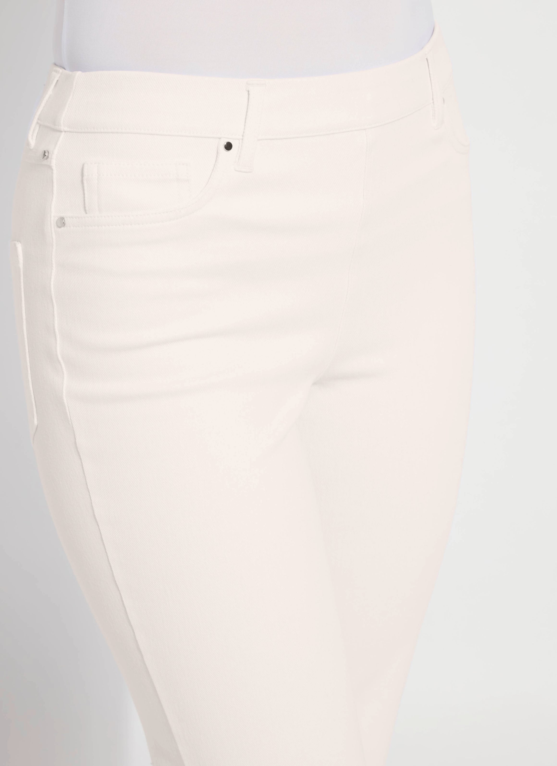 Billie Eyelet Straight Denim (26" Inseam)