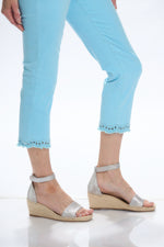 Color Capri Jeans with Fray