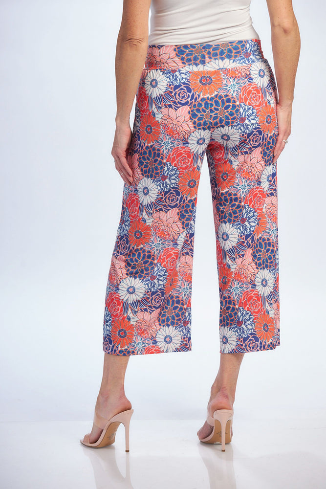 Back image of Mimozza pull on gaucho pants. Diasy printed pants. 