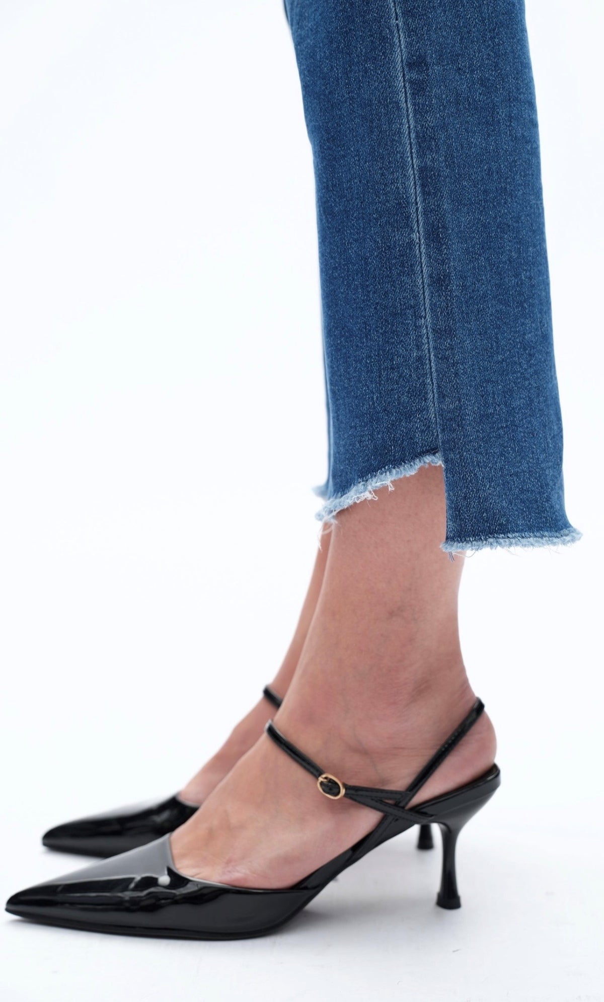 Mid-Rise Crop Frey Hem 27" Jeans
