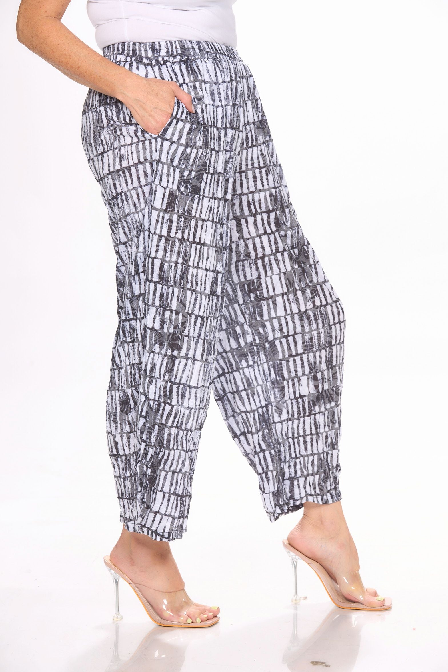 Side image of Shana black and white printed lantern pant.