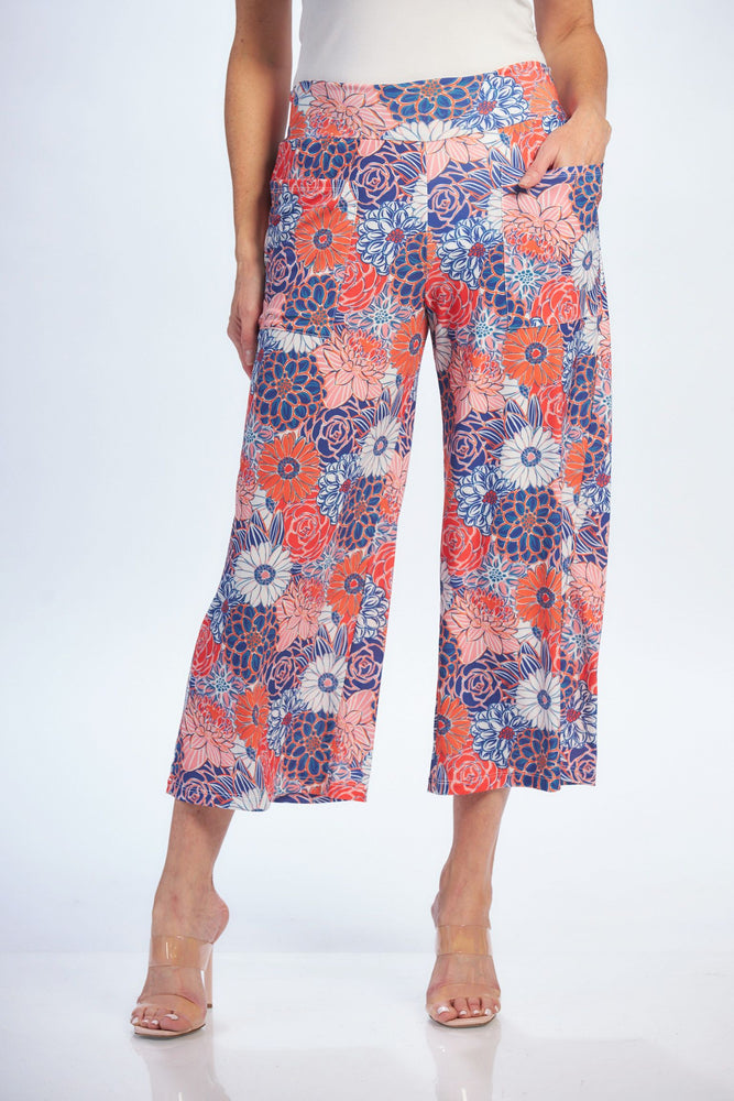Front image of Mimozza pull on gaucho pants. Diasy printed pants. 