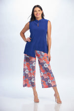 Front image of Mimozza pull on gaucho pants. Diasy printed pants. 