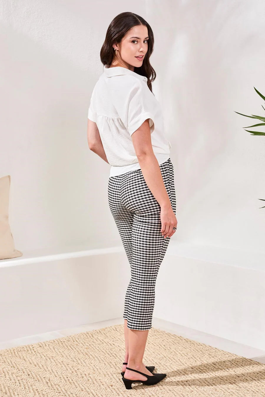 Back Full Body View Image of Patchington Pull On 25" Side slit Gingham Capri in black/white
