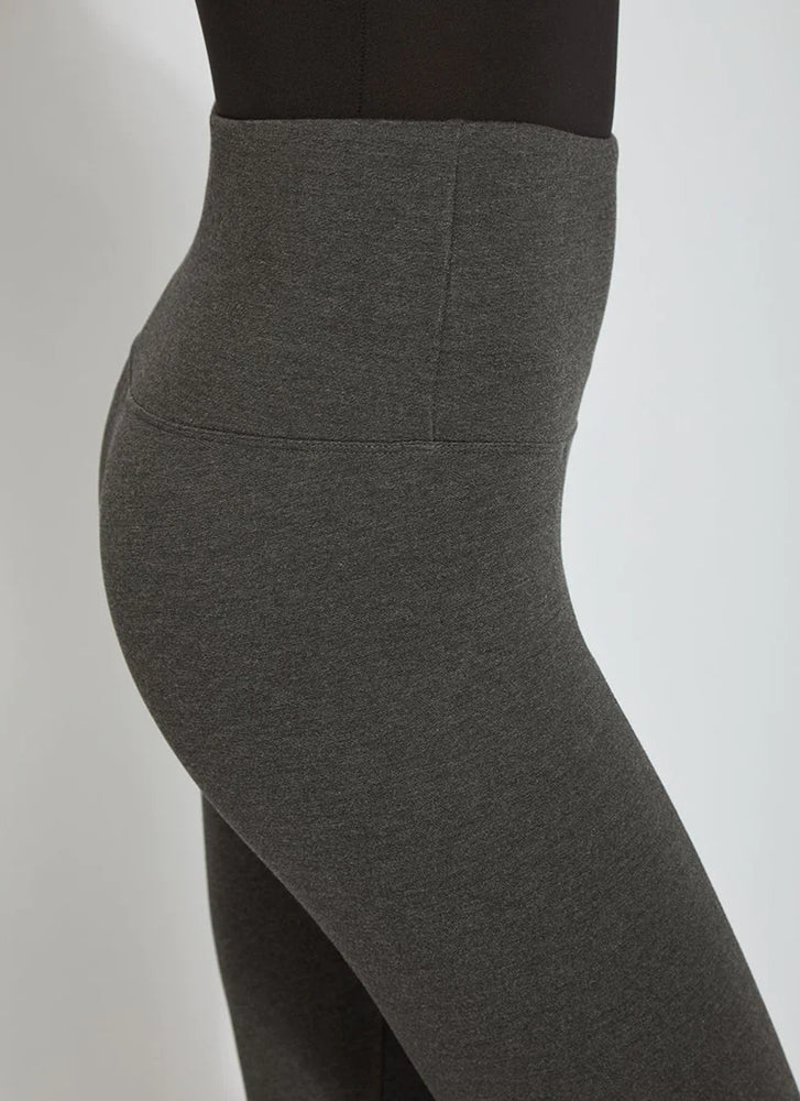 Side View Close up Image of Lysse Charcoal legging with concealed signature waistband. Signature Center Seam